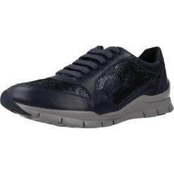 Buty GEOX D SUKIE B Niebieski. Niebieskie obuwie treningowe damskie Geox, na fitness i siłownię. Za 323.99 zł.