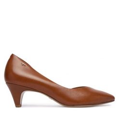 Czółenka Tamaris. Brązowe czółenka damskie Tamaris, bez wzorów, bez obcasa. Za 399.99 zł.