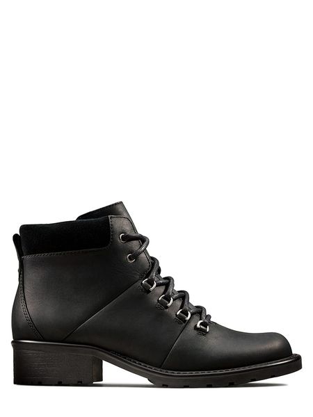 Clarks Skórzane trzewiki w kolorze czarnym rozmiar: 39. Czarne botki damskie Clarks, ze skóry, bez obcasa, bez zapięcia. Za 209.82 zł.