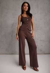 Brązowy Komplet z Dzianiny z Wiskozą Spodnie Wide Leg i Top z Guzikami Merice. Brązowe spodnie materiałowe damskie Renee, bez wzorów, z dzianiny, eleganckie. Za 149.99 zł.