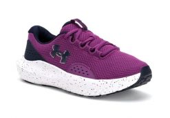 Buty do biegania damskie Under Armour Charged Surge 4. Fioletowe obuwie do biegania damskie Under Armour. Za 175.99 zł.