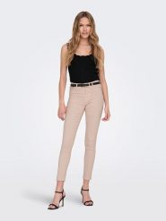 JDY Top w kolorze czarnym rozmiar: M. Czarne topy damskie JDY, m, bez wzorów, bez kołnierzyka. Za 71.95 zł.