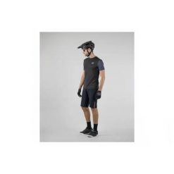 Szorty Kenny Root. Czarne szorty damskie KENNY, bez wzorów, z materiału. Za 413.00 zł.