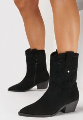 Czarne Botki Kowbojki z Ażurową Cholewką z Kwiatowym Wzorem Blusia. Czarne botki damskie Born2be, boho, bez obcasa, na obcasie, bez zapięcia. Za 169.99 zł.