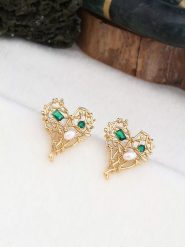 Pierres de Jade Pozłacane kolczyki-wkrętki z perłami i cyrkoniami rozmiar: onesize. Białe kolczyki damskie Pierres de Jade, z cyrkonią, pozłacane. Za 39.99 zł.