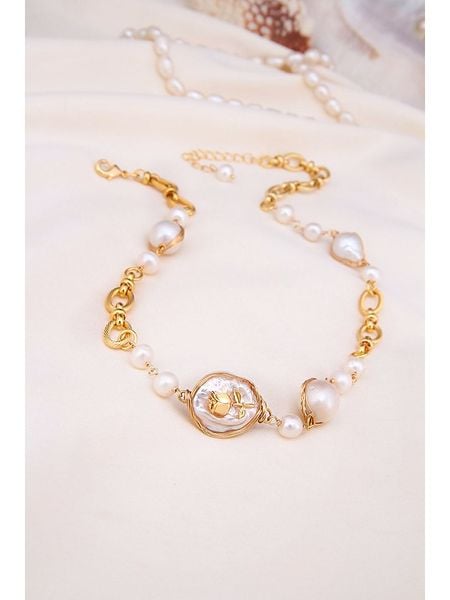 Pierres delicates Naszyjnik w kolorze białym z perłami - dł. 45 cm rozmiar: onesize. Białe naszyjniki damskie Pierres delicates, z mosiądzu. Za 213.69 zł.