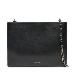 Torebka Calvin Klein. Czarne torebki klasyczne damskie CALVIN KLEIN, bez wzorów, wizytowe, bez kołnierzyka, bez ramiączek. Za 309.99 zł.