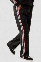 GUESS Czarne męskie spodnie dresowe z lampasami w monogram Parimo 4G, Rozmiar S. Czarne spodnie dresowe męskie Guess, z aplikacjami, z dresówki. W wyprzedaży za 549.99 zł.