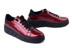 RIEKER W2601-35 red, półbuty damskie. Czerwone półbuty damskie Rieker, bez wzorów, bez obcasa. Za 311.92 zł.