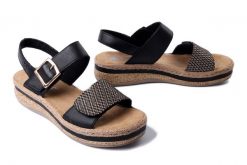 RIEKER V0951-00 black, sandały damskie. Czarne sandały damskie Rieker, bez wzorów, bez obcasa. Za 244.93 zł.