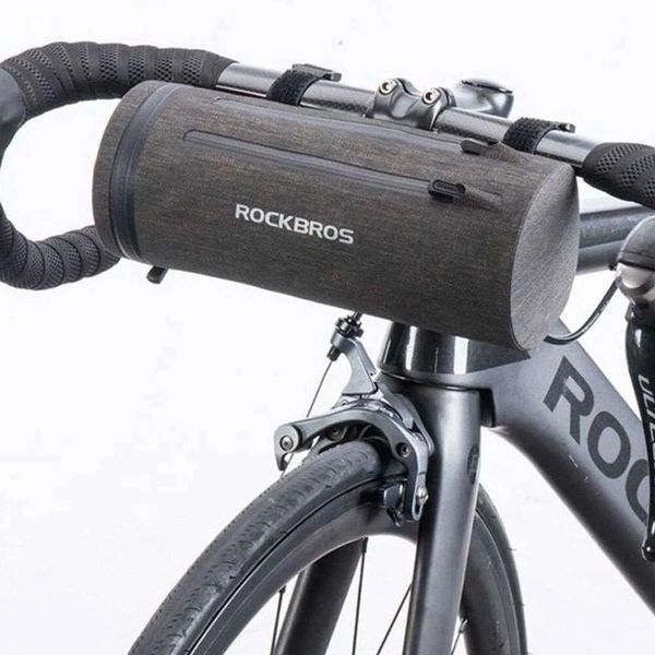 Wodoodporna torba na kierownicę Rockbros AS-051 - Czarna. Czarne torebki klasyczne damskie ROCKBROS, bez wzorów, z materiału, duże, bez dodatków. Za 151.60 zł.