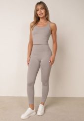 Szary Komplet Sportowy Top z Uszytywnianymi Miseczkami i Legginsy z Wysokim Stanem Kassinna. Szare topy sportowe damskie Born2be, m, bez wzorów, bez ramiączek. Za 129.99 zł.