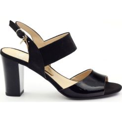 Czarne Caprice sandały buty damskie 28307. Czarne sandały damskie Caprice, bez wzorów, z nubiku, bez obcasa. W wyprzedaży za 147.95 zł.