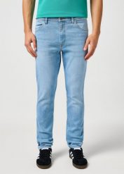 MESKIE SPODNIE WRANGLER LARSTON SUNRISE 112362342. Spodnie materiałowe męskie Wrangler, bez wzorów, z jeansu. Za 219.99 zł.