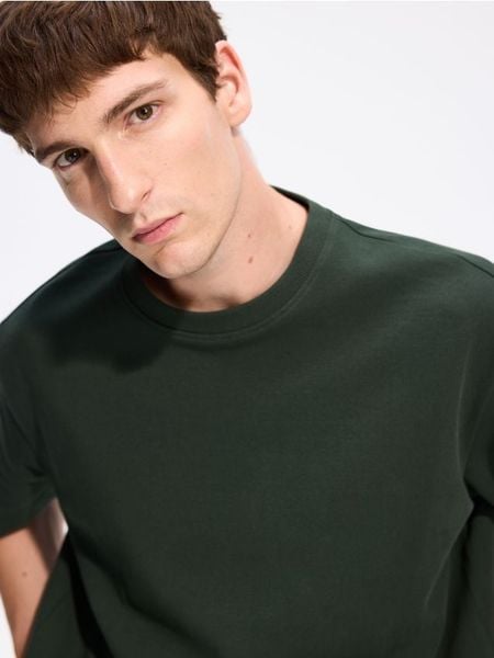 T-shirt boxy w prążek - morski. Zielone t-shirty męskie Reserved, l, bez wzorów, z bawełny, bez kołnierzyka. Za 79.99 zł.