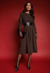Brązowa Rozkloszowana Sukienka w Eleganckim Stylu Temilissa. Brązowe sukienki damskie Renee, do pracy, m, bez wzorów, biznesowe, bez kołnierzyka, bez ramiączek, midi, rozkloszowane. W wyprzedaży za 90.99 zł.