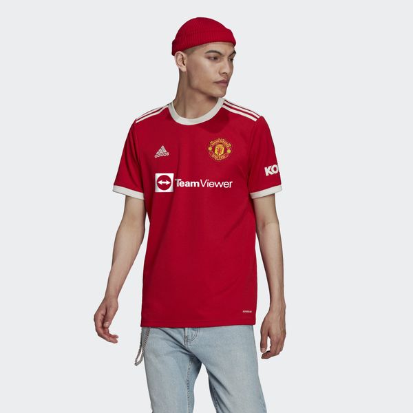 Koszulka domowa Manchester United 2021/22. Czerwone t-shirty sportowe męskie Adidas, m, z materiału, bez ramiączek, do piłki nożnej. W wyprzedaży za 272.30 zł.