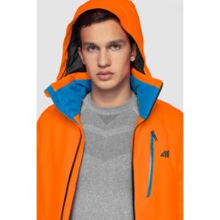 Kurtka narciarska męska KUMN257 - pomarańcz neon. Brązowe kurtki męskie 4f, m, bez wzorów, z kapturem. W wyprzedaży za 349.99 zł.