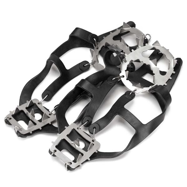 Raczki na buty turystyczne, antypoślizgowe nakładki rozmiar 40-45 czarne. Czarne buty trekkingowe męskie SPRINGOS. Za 29.99 zł.