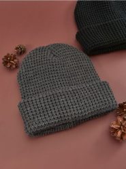 Czapka - szary. Szare czapki męskie Sinsay, bez wzorów. Za 25.99 zł.