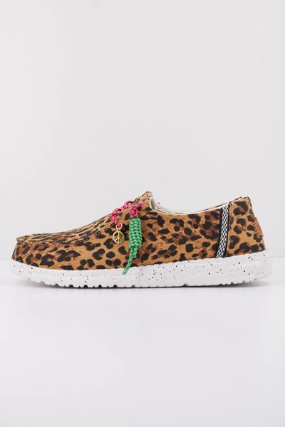 Buty HEY DUDE WENDY GETAWAY LACE Nadruk zwierzęcy. Obuwie treningowe damskie Hey dude, na fitness i siłownię. Za 289.00 zł.