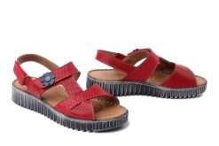 MANITU 910327-04 rot, sandały damskie. Czerwone sandały damskie Manitu, bez wzorów, ze skóry, bez obcasa. Za 229.42 zł.