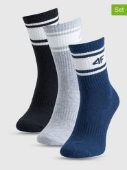 4F Skarpety sportowe (3 pary) w kolorze czarno-szaro-granatowym rozmiar: 43-46. Czarne skarpetki męskie 4f, bez wzorów. Za 35.10 zł.