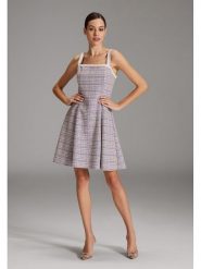 SWING Sukienka w kolorze szarym rozmiar: 40. Szare sukienki damskie Swing, bez wzorów, bez kołnierzyka, bez ramiączek, midi, rozkloszowane. Za 226.24 zł.