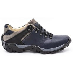 KENT Męskie buty trekkingowe 116 granatowe niebieskie. Niebieskie buty trekkingowe męskie na jesień, z jeansu, bez zapięcia. Za 351.82 zł.