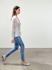 Legginsy tie dye - niebieski. Niebieskie legginsy damskie Reserved, l, bez wzorów, z tkaniny. W wyprzedaży za 39.99 zł.