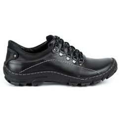 KOMODO Buty trekkingowe męskie skóra 700 czarne. Czarne buty trekkingowe męskie na jesień, z jeansu, bez zapięcia. Za 367.89 zł.