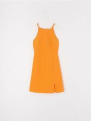 Sukienka mini na ramiączkach z dekoltem halter i rozcięciem z przodu - pomarańczowy. Brązowe sukienki damskie Sinsay, l, bez wzorów, bez kołnierzyka, bez ramiączek, mini. Za 49.99 zł.