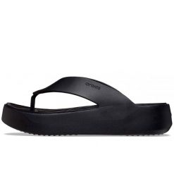 Klapki Crocs Getaway Platform Flip W Damskie. Czarne klapki damskie Crocs, bez wzorów, z materiału, bez obcasa, na koturnie. Za 297.99 zł.