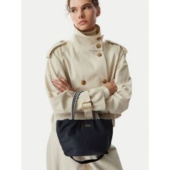 Torebka Tommy Hilfiger. Niebieskie torebki klasyczne damskie Tommy Hilfiger, bez wzorów, z nylonu, bez dodatków. Za 449.99 zł.
