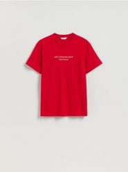 T-shirt regular ze świątecznym nadrukiem - intenstywna czerwień. Czerwone t-shirty męskie Reserved, l, bez wzorów, z bawełny, bez kołnierzyka. Za 39.99 zł.