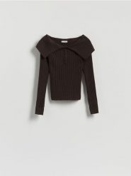 Sweter z wykładanym kołnierzem - brązowy. Brązowe swetry klasyczne damskie Reserved, l, z dzianiny, bez kołnierzyka. Za 119.99 zł.