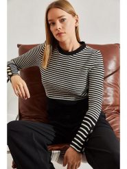 Bianco Lucci Sweter w kolorze czarno-kremowym rozmiar: onesize. Brązowe swetry klasyczne damskie Bianco Lucci, bez kołnierzyka. Za 65.38 zł.