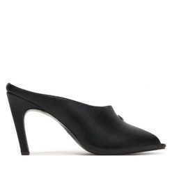 Klapki REPLAY. Czarne klapki damskie Replay, bez wzorów, bez obcasa. Za 439.99 zł.