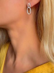 Les Petites Précieuses Srebrne kolczyki-wkrętki z cyrkoniami rozmiar: onesize. Szare kolczyki damskie Les Petites Précieuses, z cyrkonią, srebrne. Za 130.99 zł.