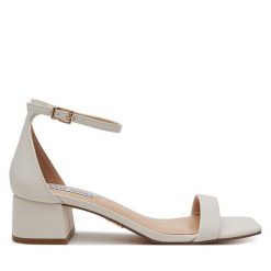 Sandały Steve Madden. Sandały damskie Steve Madden, bez wzorów, bez obcasa, na słupku. Za 389.99 zł.