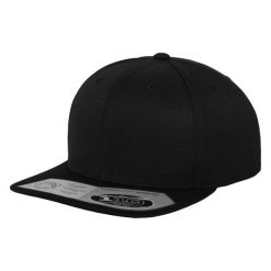 110 Czapka Z Daszkiem Typu Snapback. Czarne czapki z daszkiem damskie FLEXFIT, bez wzorów. Za 97.99 zł.