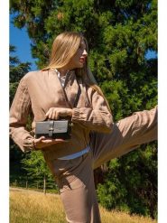 Christian Laurier Skórzana torebka "Claude" w kolorze czarnym - 19 x 10 x 5 cm rozmiar: onesize. Czarne torebki klasyczne damskie Christian Laurier, bez wzorów, z materiału, bez dodatków. Za 173.99 zł.