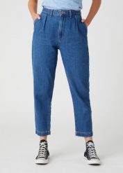 DAMSKIE SPODNIE JEANSOWE WRANGLER MOM CHINO LAKE SIDE W22H-ZB-26K 112127816. Spodnie materiałowe damskie Wrangler, bez wzorów, z jeansu. Za 209.99 zł.