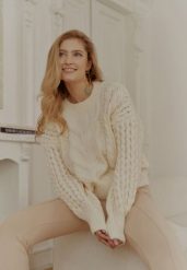 Jasnobeżowy Sweter z Bawełną i Wełną z Warkoczykowym Splotem Venqille. Brązowe swetry klasyczne damskie Born2be, m, z bawełny, bez kołnierzyka. Za 89.99 zł.