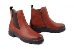 RIEKER 73892-24 brown, botki damskie. Brązowe botki damskie Rieker, z gumy, bez obcasa, bez zapięcia. Za 369.90 zł.