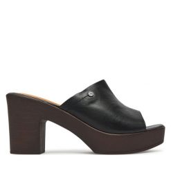 Klapki Lasocki. Czarne klapki damskie Lasocki, bez wzorów, bez obcasa. Za 159.99 zł.