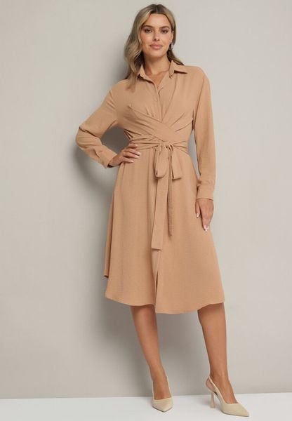 Brązowa Koszulowa Sukienka Midi z Guzikami i Materiałowym Paskiem Tetenai. Brązowe sukienki damskie Born2be, na co dzień, l, bez wzorów, z materiału, bez kołnierzyka, bez ramiączek, midi, koszulowe. Za 129.99 zł.