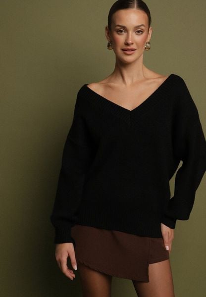 Czarny Sweter z Kaszmirem z Dekoltem w Serek Plenae. Czarne swetry klasyczne damskie Born2be, uniwersalny, z kaszmiru, bez kołnierzyka. Za 124.99 zł.