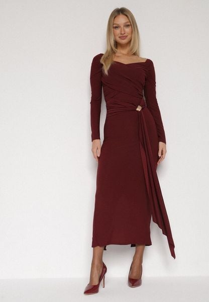 Bordowa Dopasowana Sukienka z Ozdobnym Marszczeniem Trenem i Rozcięciem Alutria. Czerwone sukienki damskie Born2be, na wesele, m, bez wzorów, wizytowe, bez kołnierzyka, bez ramiączek, dopasowane. Za 139.99 zł.