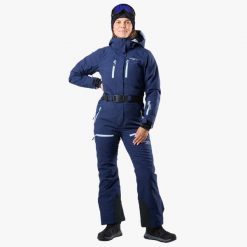Kombinezon narciarski damski Swedemount Cervinia Skisuit wodoodporny. Niebieskie kombinezony damskie SWEDEMOUNT, na zimę, bez wzorów, sportowe, bez kołnierzyka, bez ramiączek. Za 1,199.00 zł.
